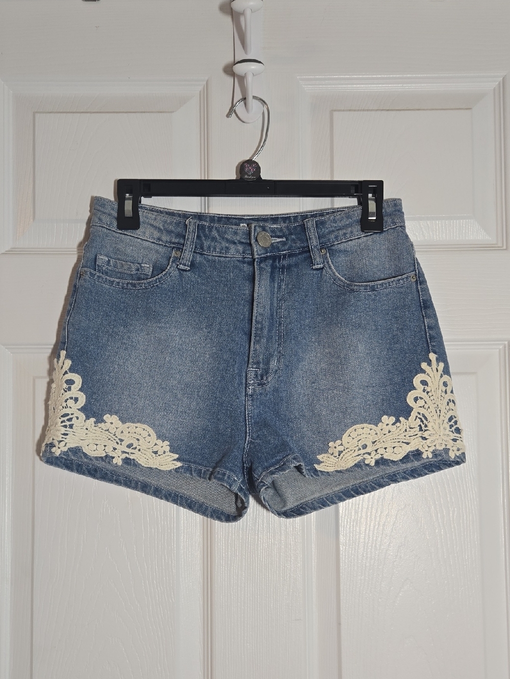 BDG Denim Blue Cream Crochet High Waist Shorts Size 27 Waist (US 4)